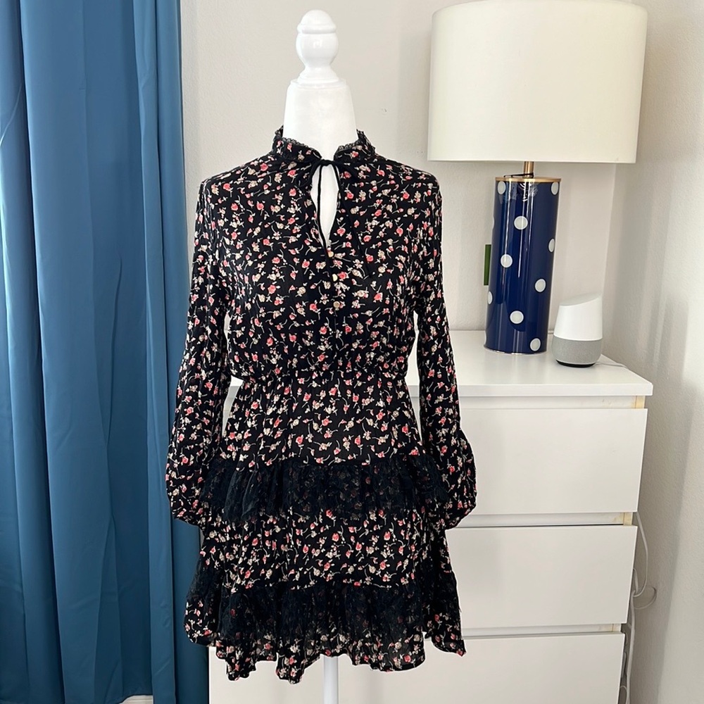 Forever 21 Woven lace ruffle dress like new once wear it once